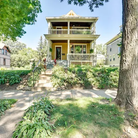Historic Cathedral Hill Home With Shared Backyard!